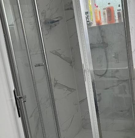 Large Room With Two Bed In Central Лондон Екстериор снимка